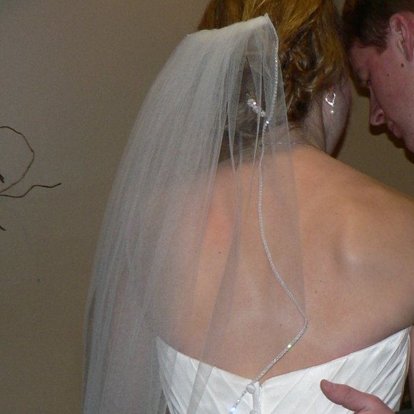 Rhinestone Fingertip Veil - Picture 2 of 10